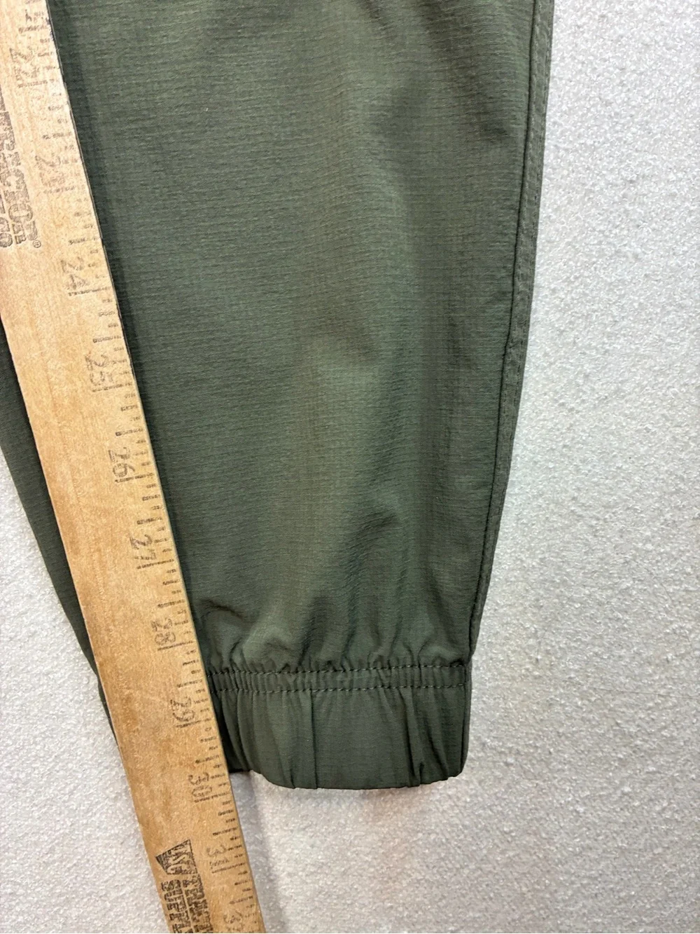 Kuhl Suppressor Jogger Pants Men’s Small Olive Green Hiking Trail Stretch